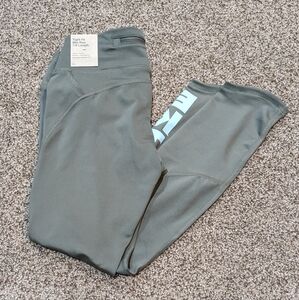 Nike Women’s Running Leggings / Pants / Tights Mid Rise 7/8 Length Green Size S